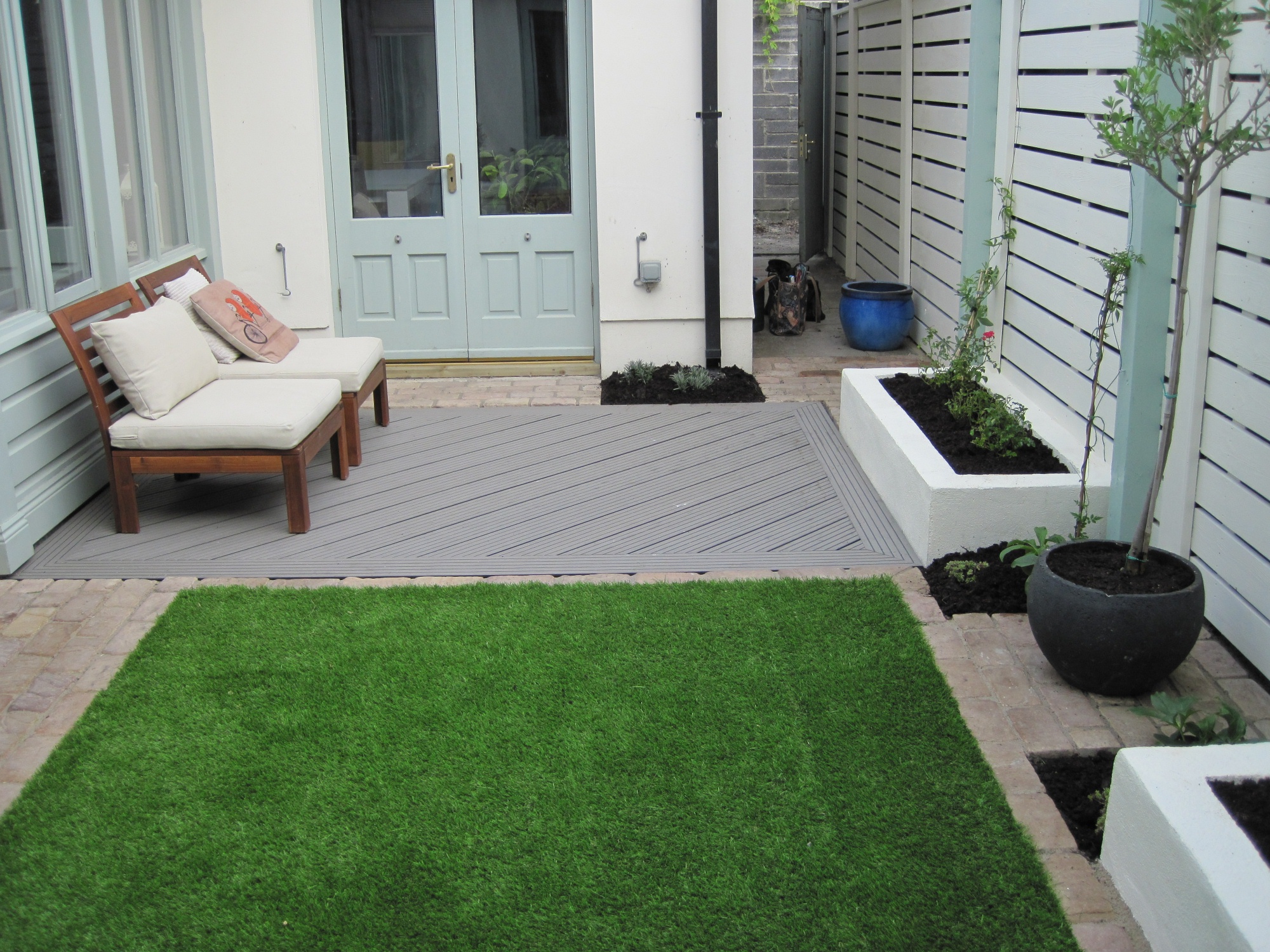 Contemporary Courtyard Garden Design